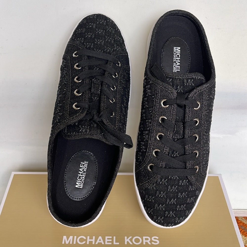 Michael Kors POPPY SLIDE SNEAKER MK DEBOSSED WASHED DENIM
49T4POFP3D Platforms - Picture 13 of 16